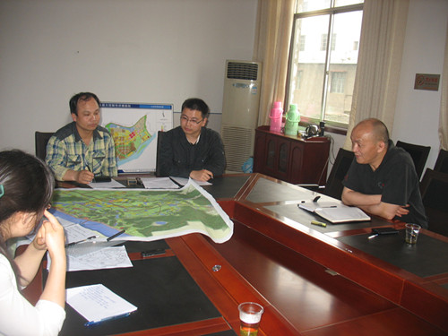 中國經(jīng)濟(jì)體制改革基金會公眾意見部參加“湘潭市高新區(qū)綠心地區(qū)控規(guī)”調(diào)研