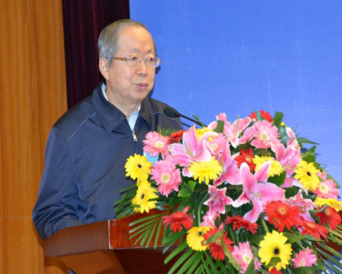 中國經(jīng)濟(jì)體制改革基金會(huì)彭森:當(dāng)前宏觀形勢和面臨任務(wù)